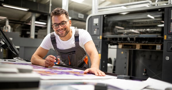 From Caps to Course Catalogs: How In-Plant Print Teams Power Graduation and Prep Higher Ed for Summer