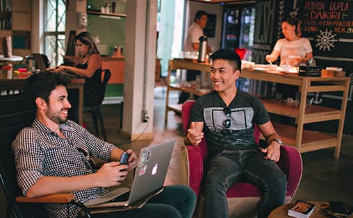 people-collaborating-safely-in-their-workplace